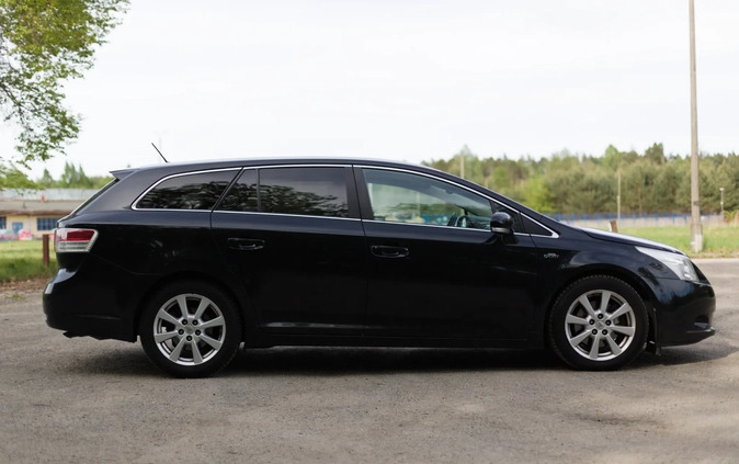 Toyota Avensis cena 22900 przebieg: 296000, rok produkcji 2010 z Kobyłka małe 352